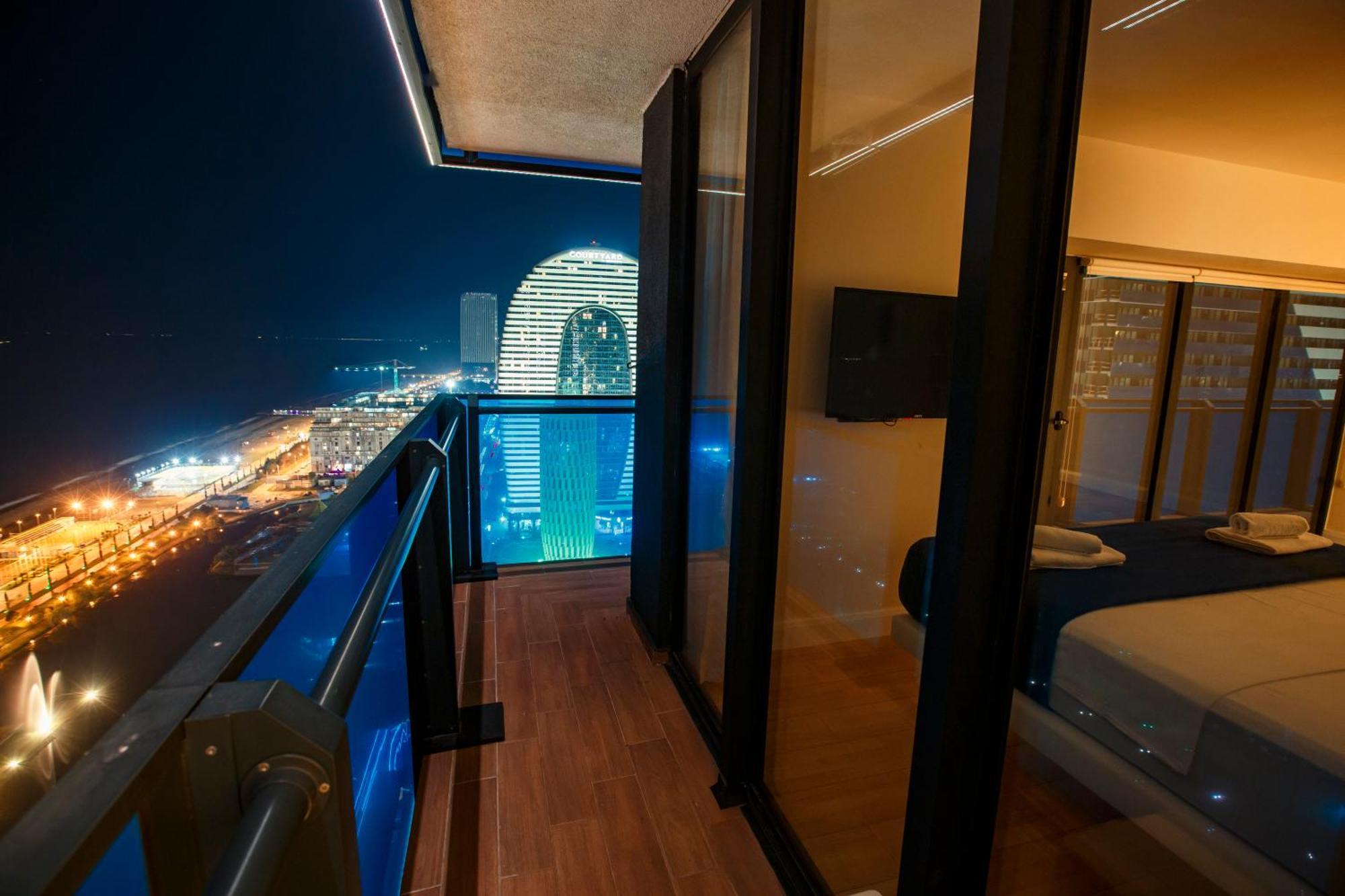 Panorama Orbi Beach Resort Center Suite Батуми Екстериор снимка