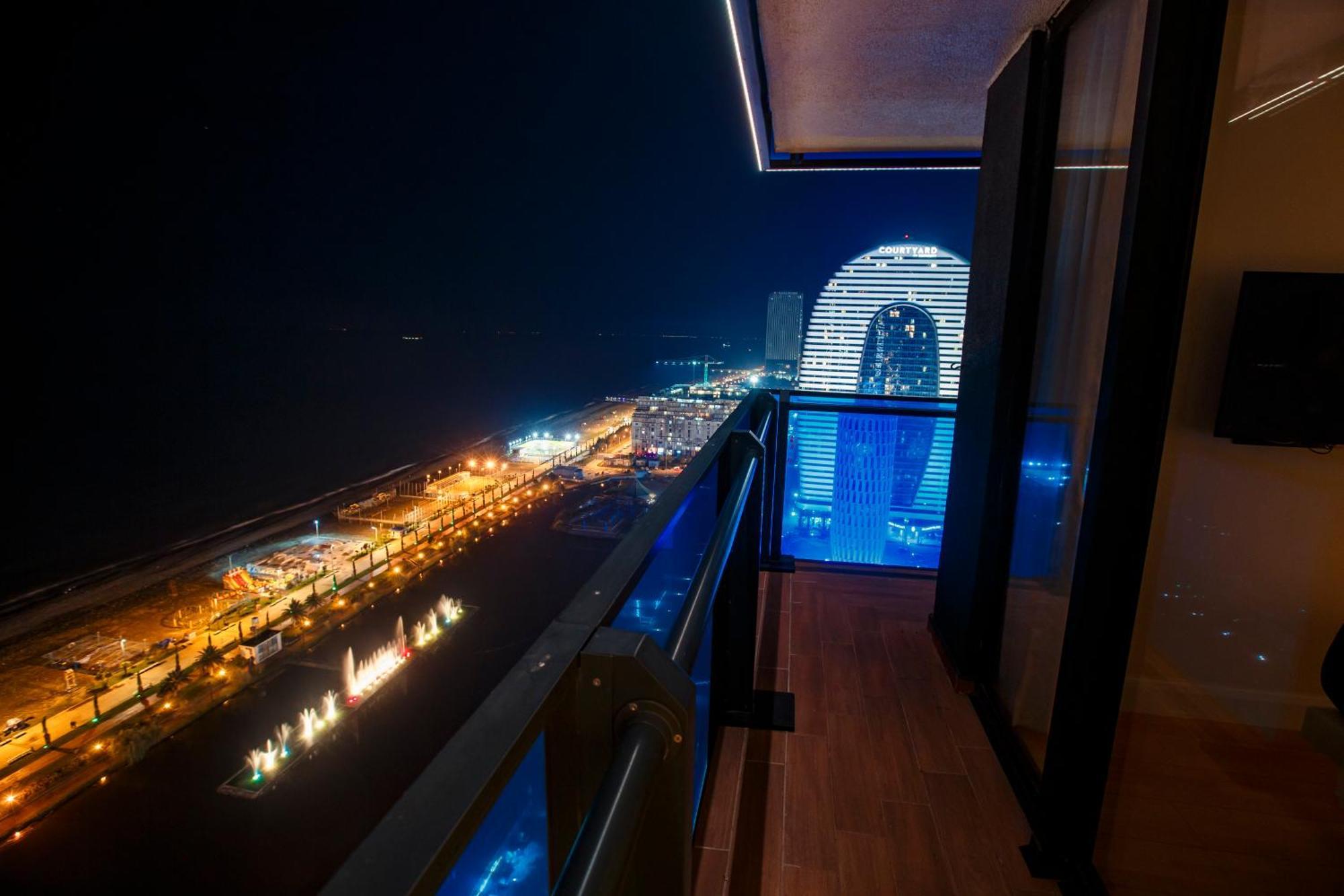 Panorama Orbi Beach Resort Center Suite Батуми Екстериор снимка