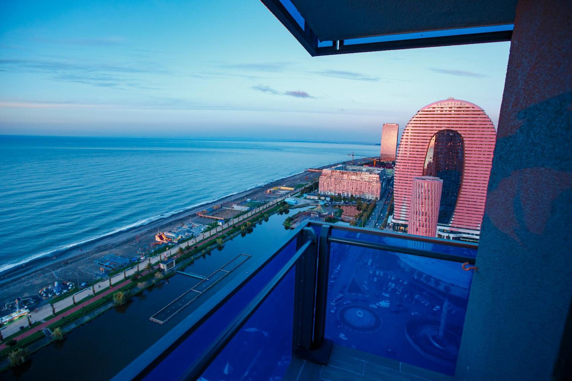 Panorama Orbi Beach Resort Center Suite Батуми Екстериор снимка