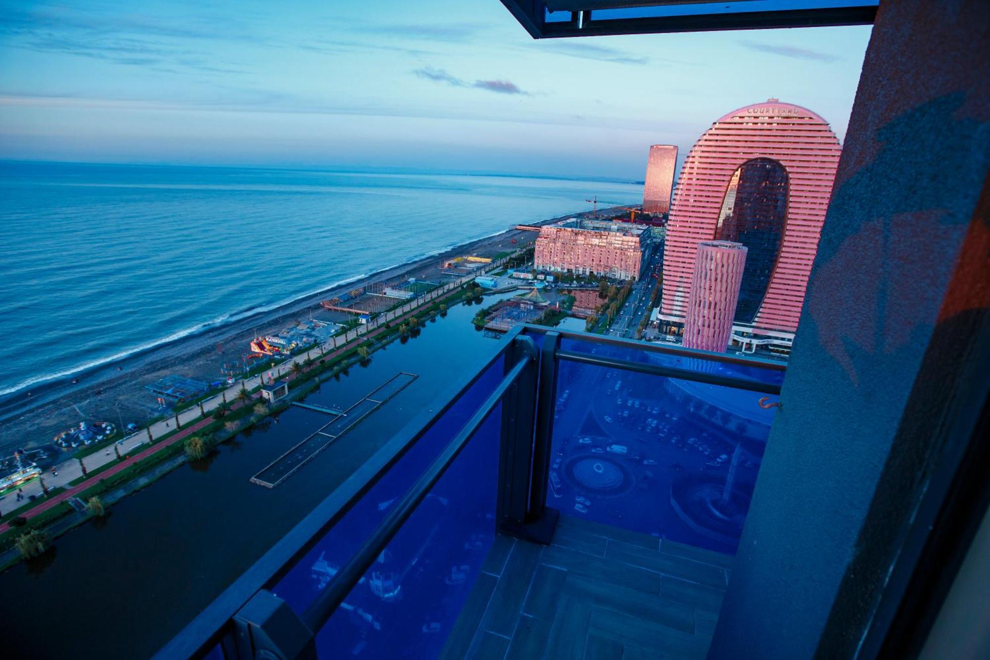 Panorama Orbi Beach Resort Center Suite Батуми Екстериор снимка