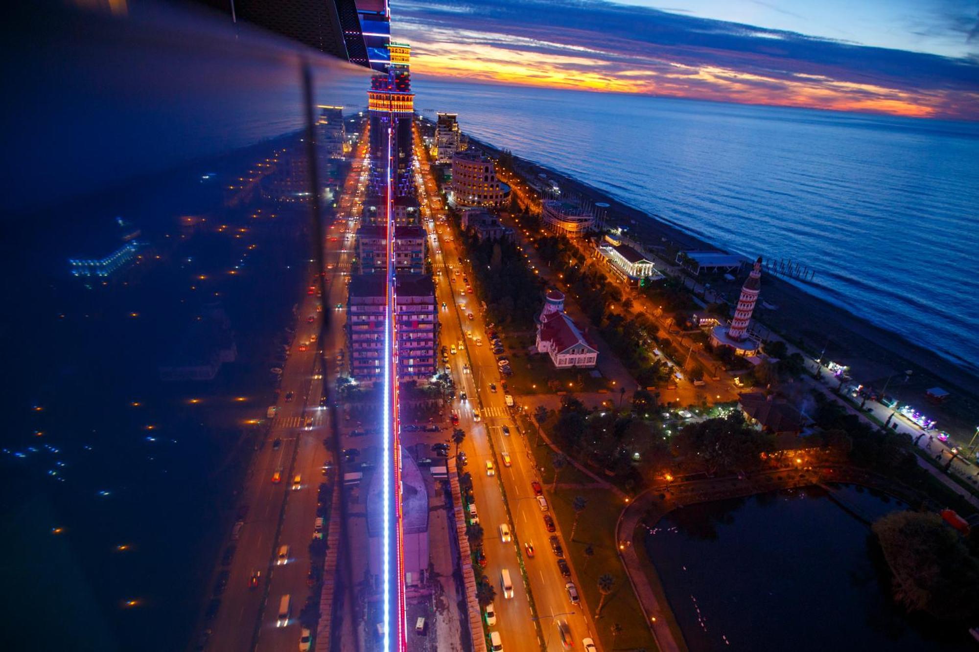 Panorama Orbi Beach Resort Center Suite Батуми Екстериор снимка