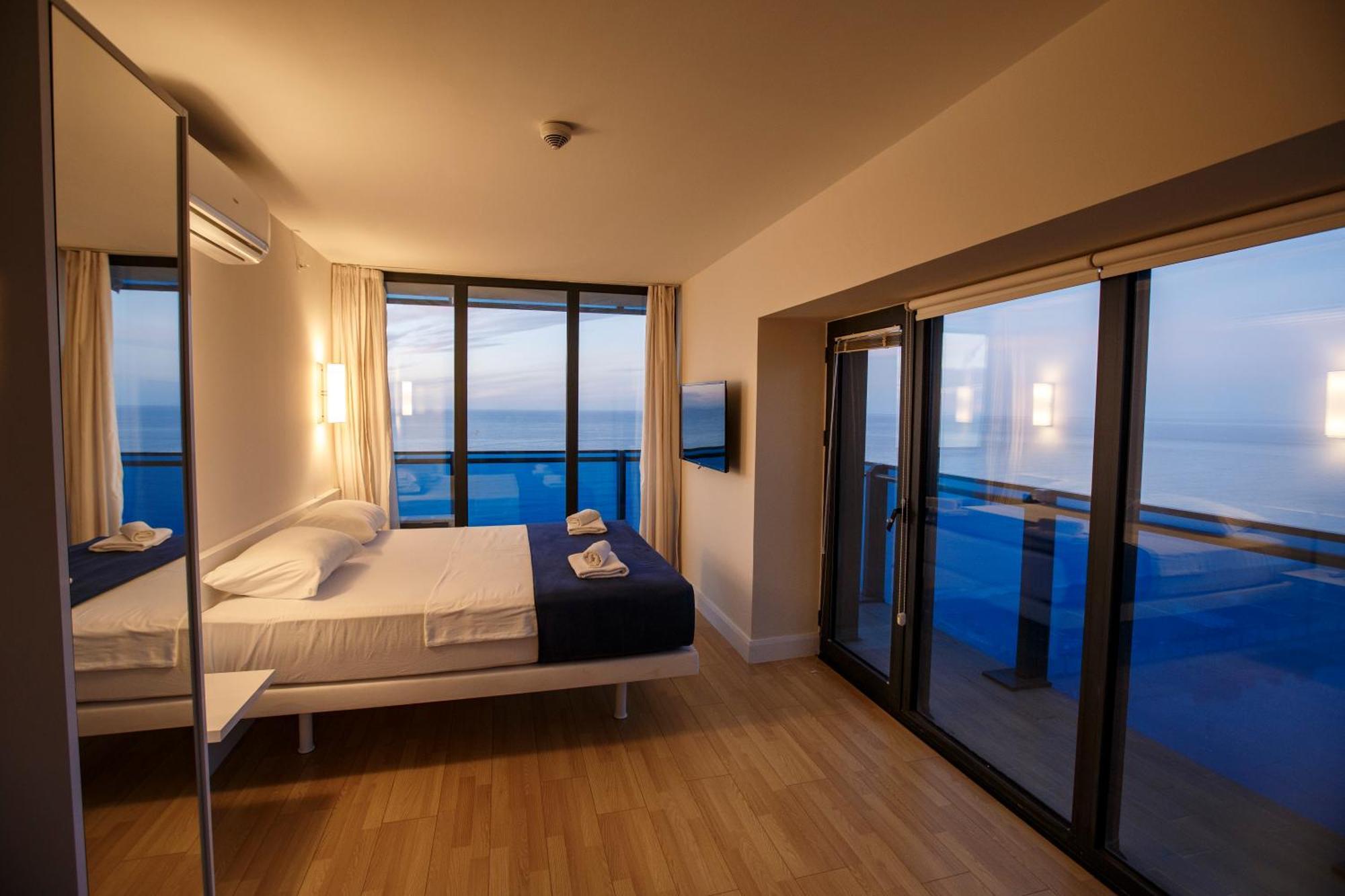 Panorama Orbi Beach Resort Center Suite Батуми Екстериор снимка