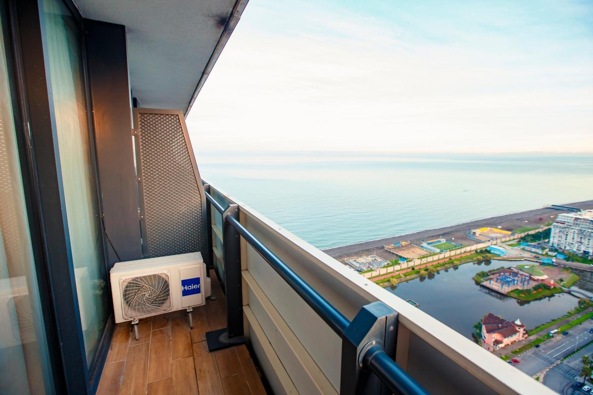 Panorama Orbi Beach Resort Center Suite Батуми Екстериор снимка