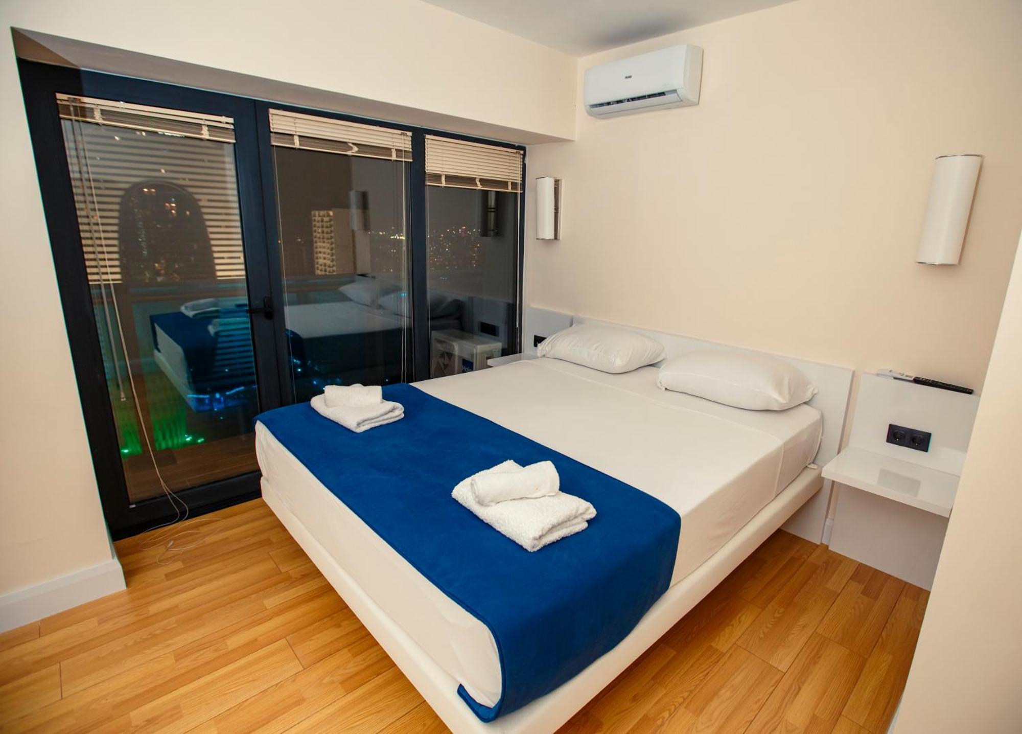 Panorama Orbi Beach Resort Center Suite Батуми Екстериор снимка
