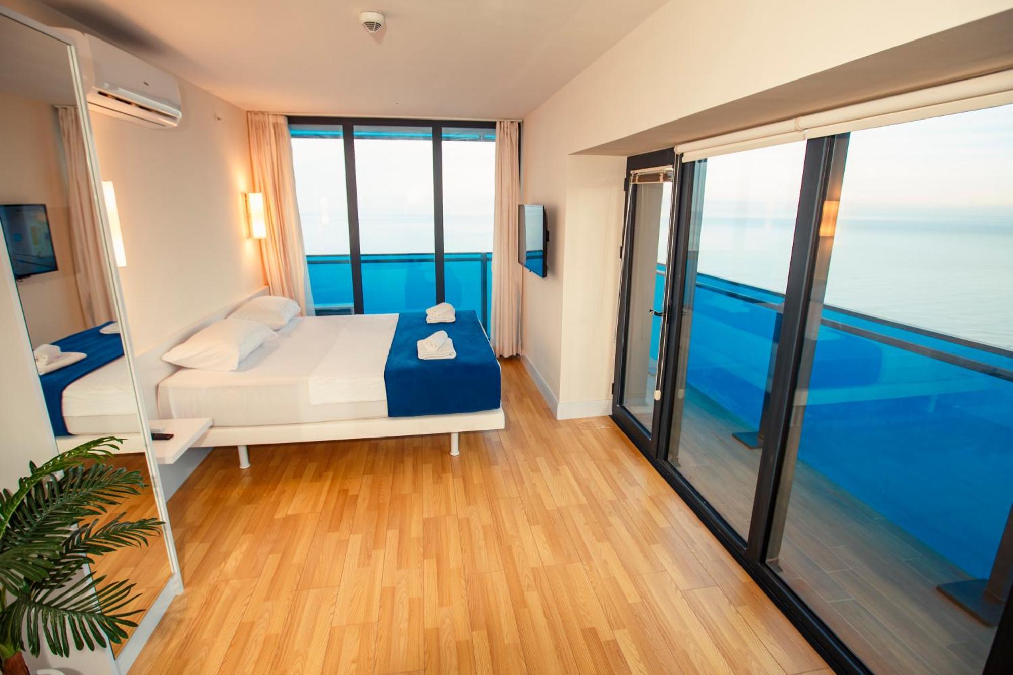 Panorama Orbi Beach Resort Center Suite Батуми Екстериор снимка