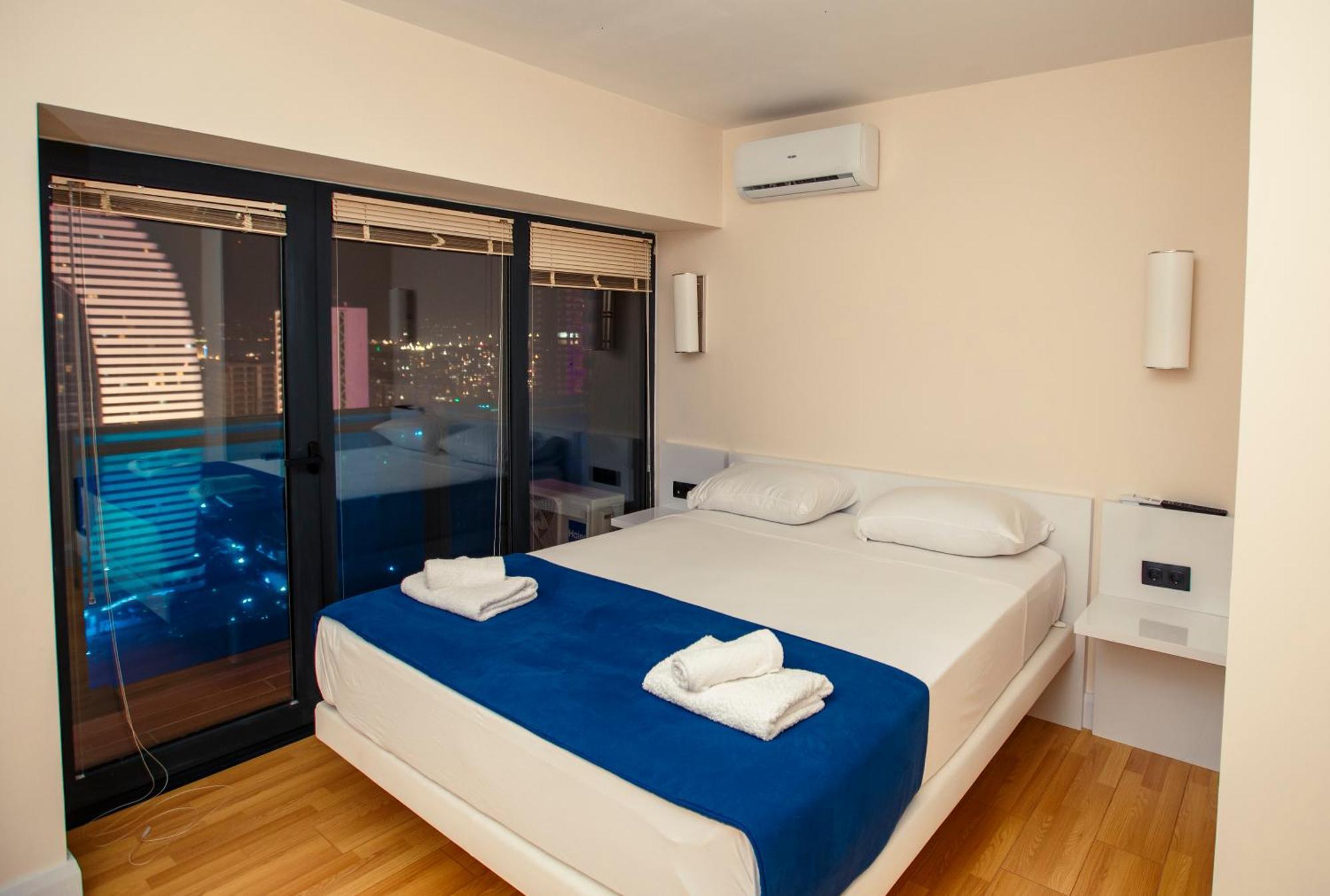 Panorama Orbi Beach Resort Center Suite Батуми Екстериор снимка