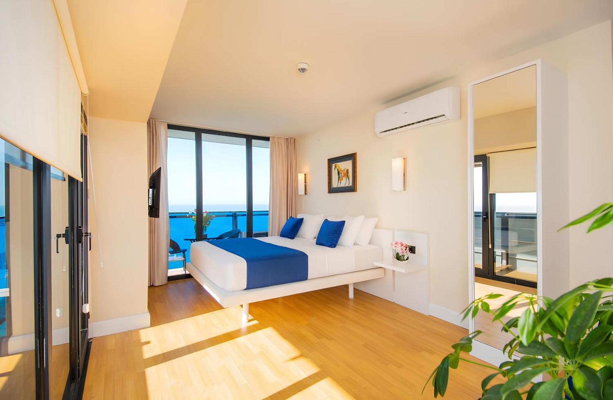 Panorama Orbi Beach Resort Center Suite Батуми Екстериор снимка