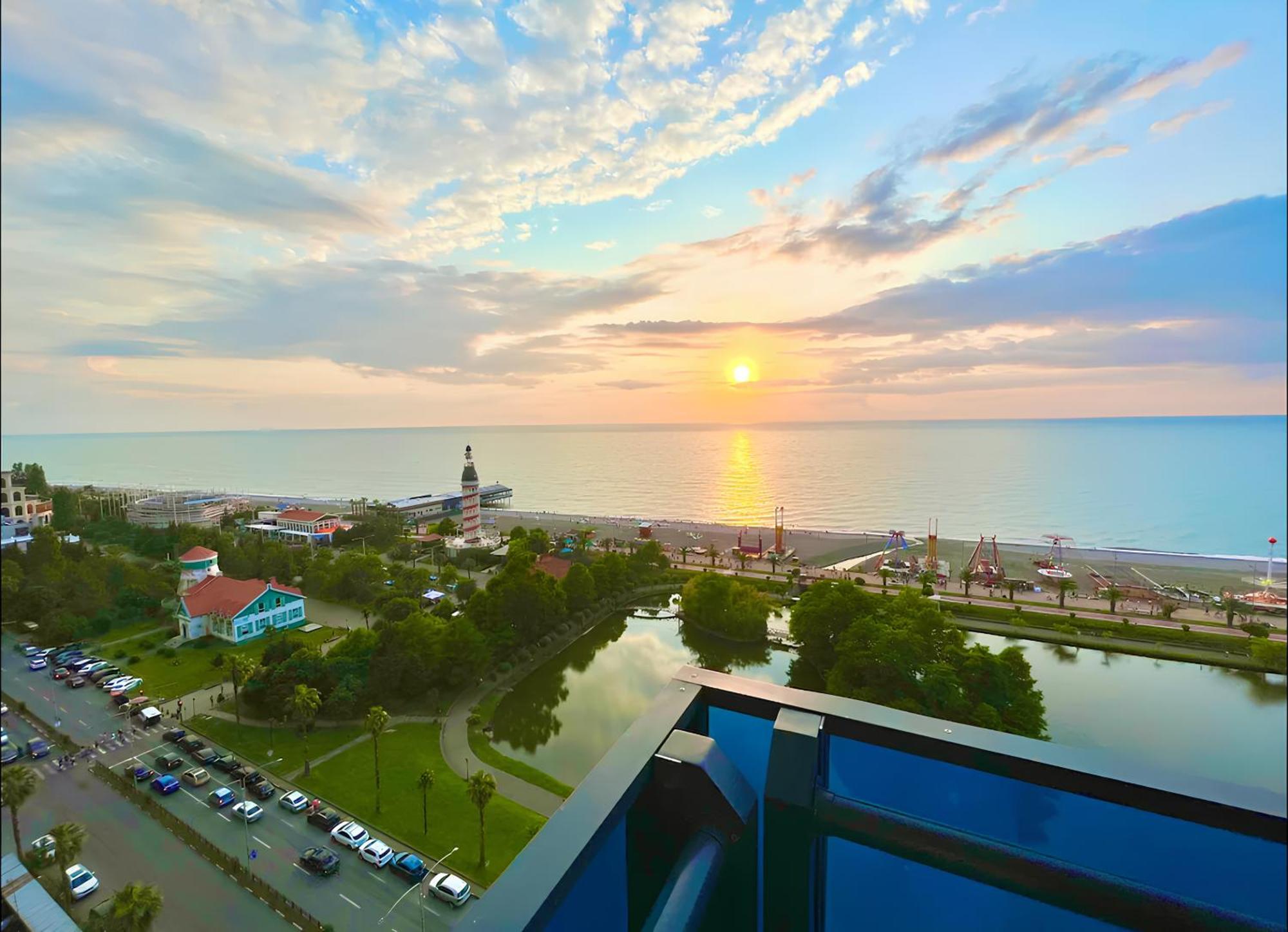Panorama Orbi Beach Resort Center Suite Батуми Екстериор снимка